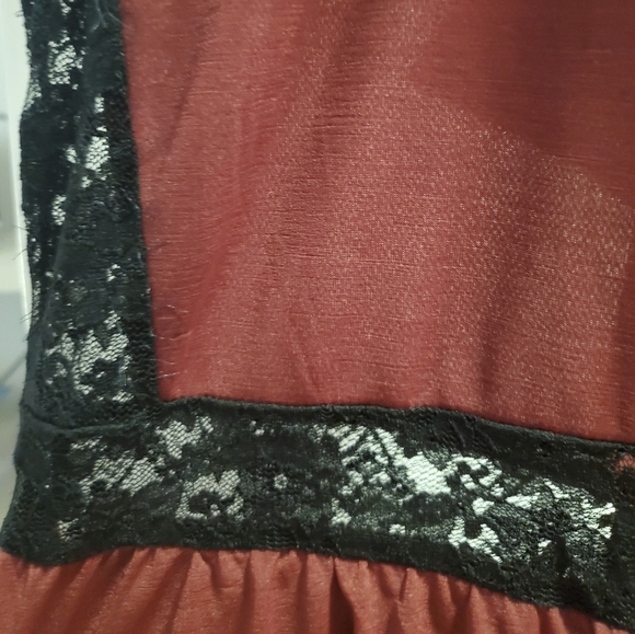 Divided Red and Black Light Dress - Picture 2 of 2